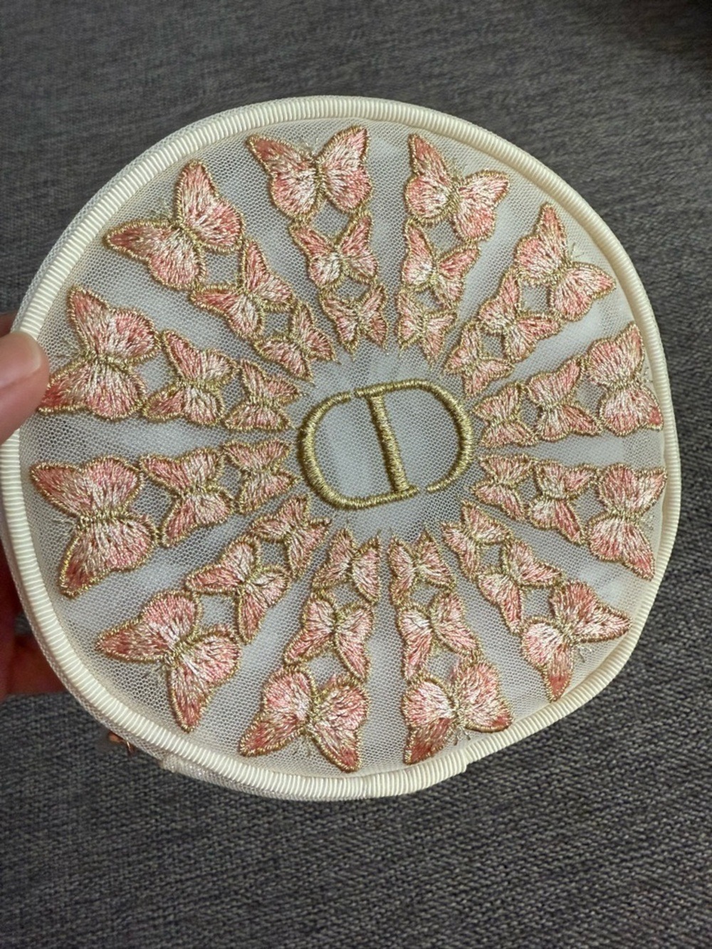 Dior Beauty Mother’s Day Embroidered Butterflies Round Pouch Makeup Bag New - Picture 5 of 17
